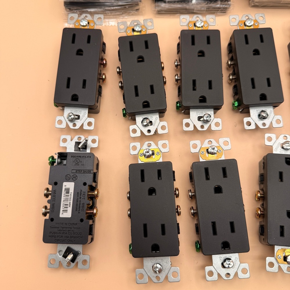 Set of 10 Enerlites Matte Black Decorator Receptacle with Screwless Wall Plate - Picture 12 of 16